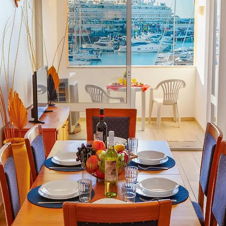 Marina Views Modern Comfort Apartment *
